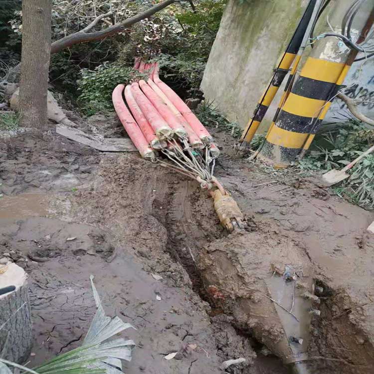 武汉顶管过路工程拖拉管